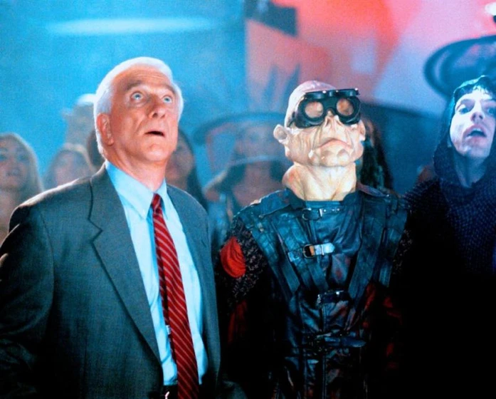 Leslie Nielsen en 2001-despega-como-puedas