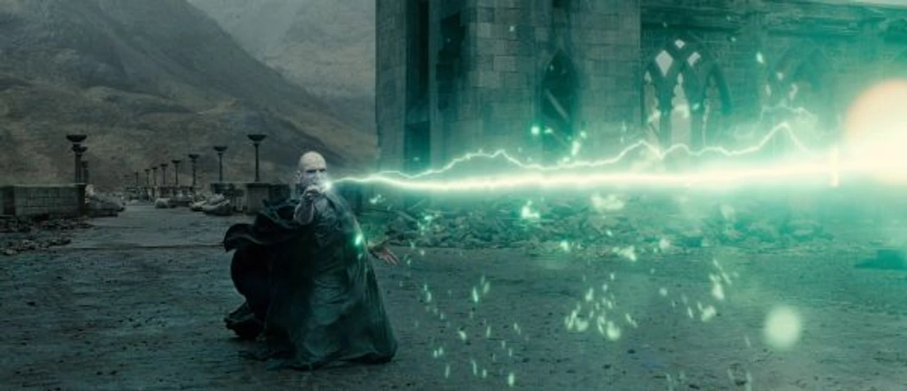 Ralph Fiennes en harry-potter-y-las-reliquias-de-la-muerte-segunda-parte