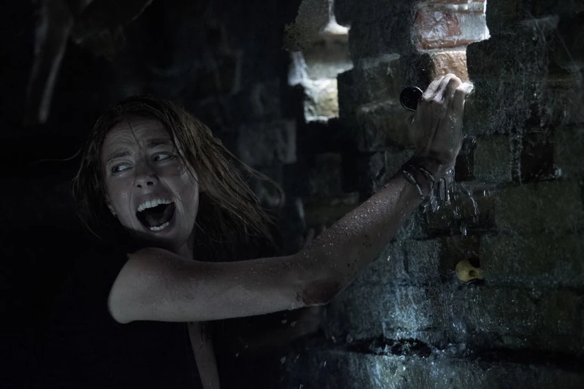 Kaya Scodelario en infierno-bajo-el-agua