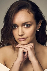 photo of person Olivia Cooke