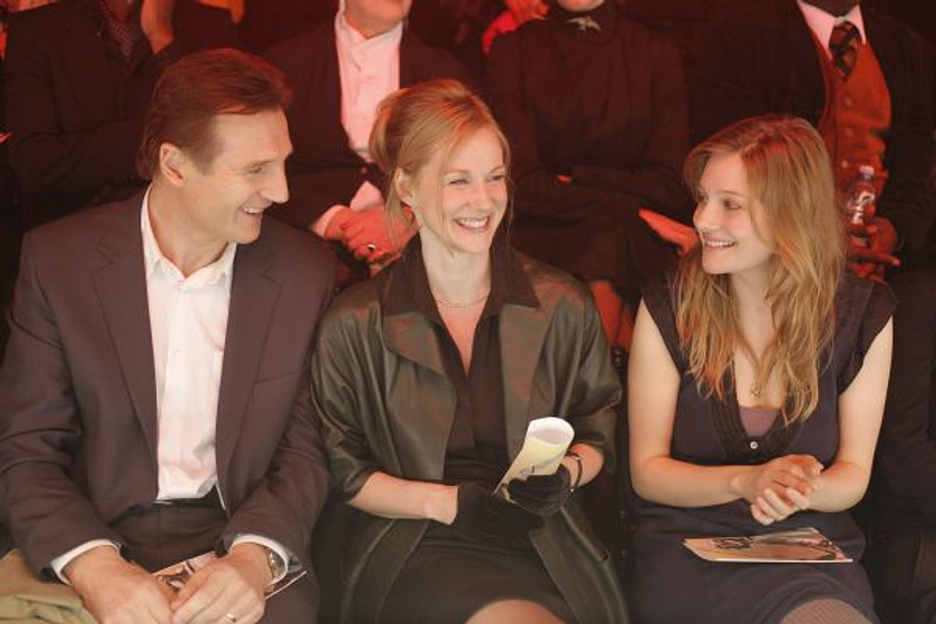 Liam Neeson, Laura Linney y Romola Garai en Crónica de un engaño