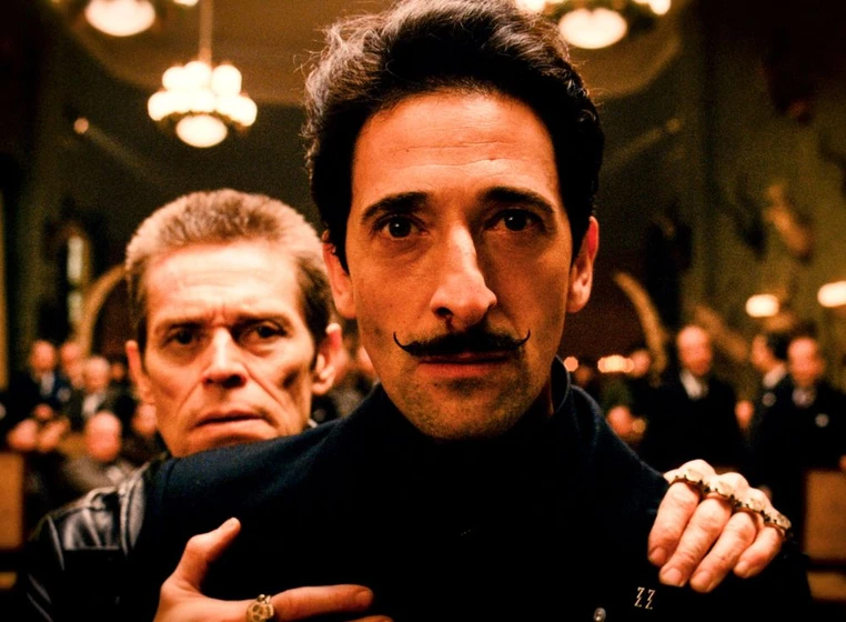 Willem Dafoe y Adrien Brody en El Gran Hotel Budapest