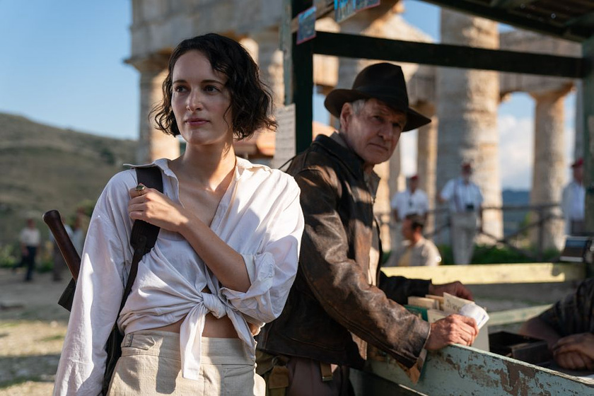 Harrison Ford [I] y Phoebe Waller-Bridge en Indiana Jones y el Dial del destino