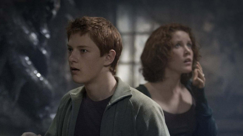 Imagen de Under the Mountain