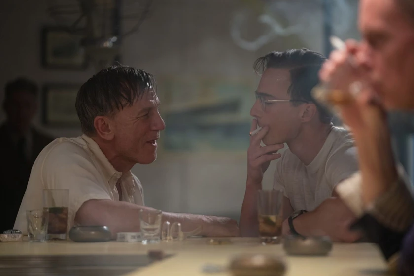 Daniel Craig y Drew Starkey en queer