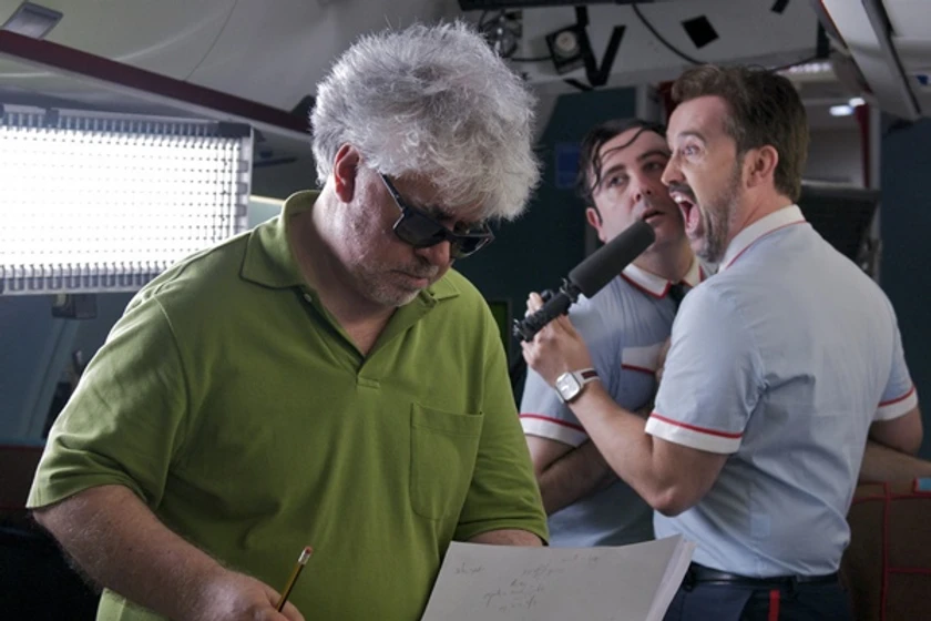 Pedro Almodóvar, Javier Cámara y Carlos Areces en Los Amantes Pasajeros