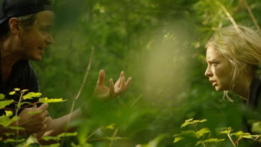 Annabelle Dexter-Jones y Teddy Grennan en ravage