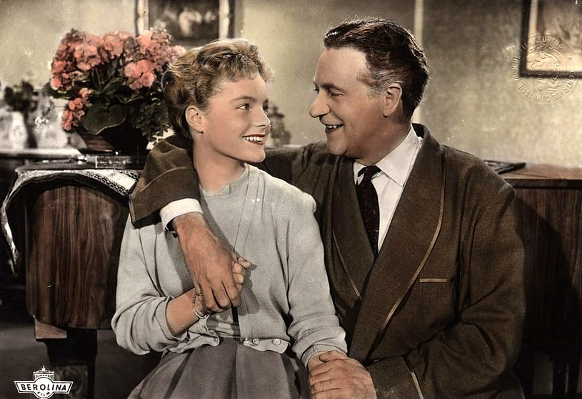 Romy Schneider y Willy Fritsch en Lilas Blancas