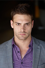 picture of actor Nicholas Gunn