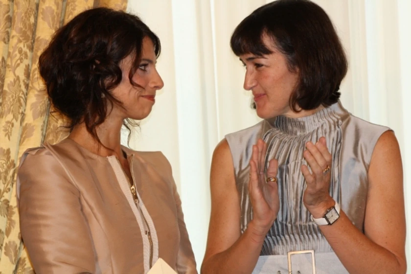 Maribel Verdú y Ángeles González Sinde en Tonto quien lo lea (Premio Nacional de Cinematografía 2009)