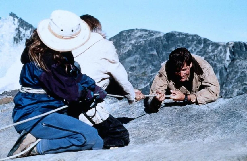 Thora Birch, Vincent Kartheiser y Dirk Benedict en alaska