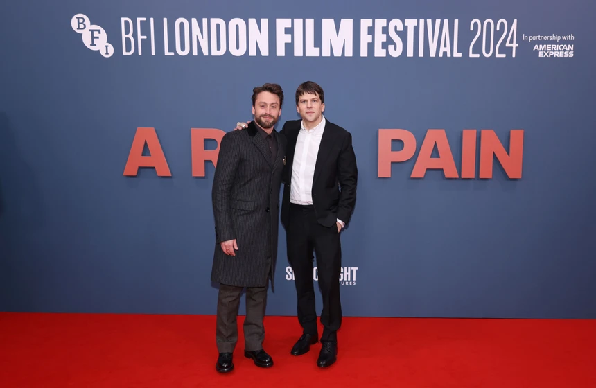 Kieran Culkin y Jesse Eisenberg en a-real-pain (BFI (Octubre de 2024))