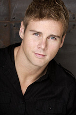 picture of actor Aaron Hill