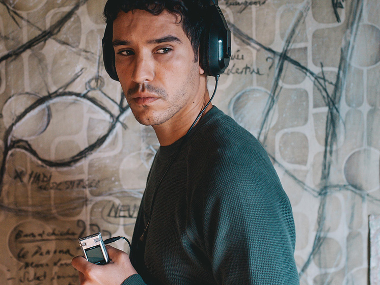 Adam Bessa en La Red Fantasma