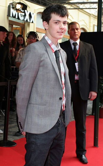 Skandar Keynes en Las Crónicas de Narnia: El Príncipe Caspian (Premiere en la República Checa (Junio 2008))