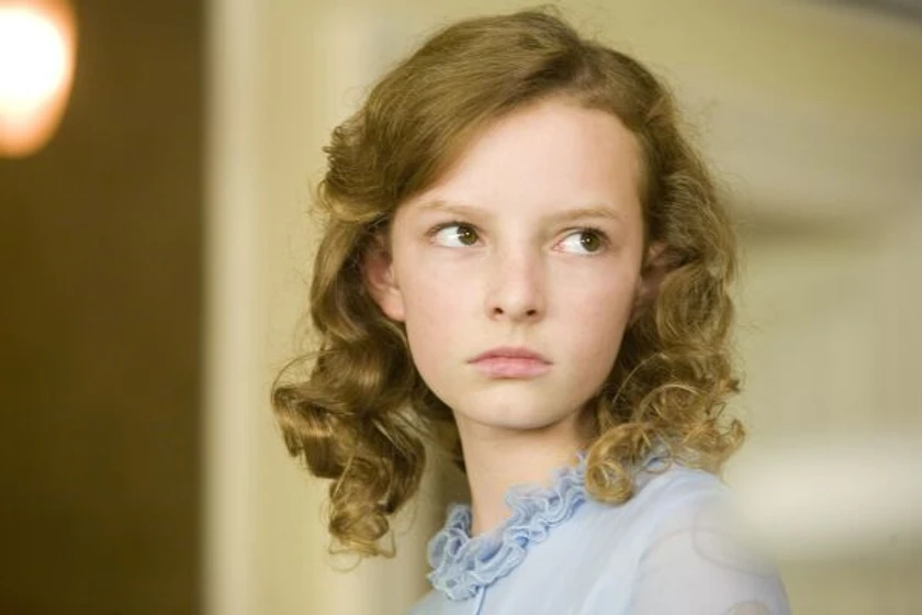 Dakota Blue Richards en la-brujula-dorada