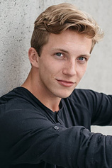 picture of actor Quinn Hubscher