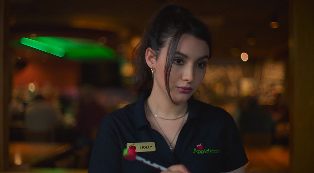 Hannah Marks en Mil Veces Hasta Siempre