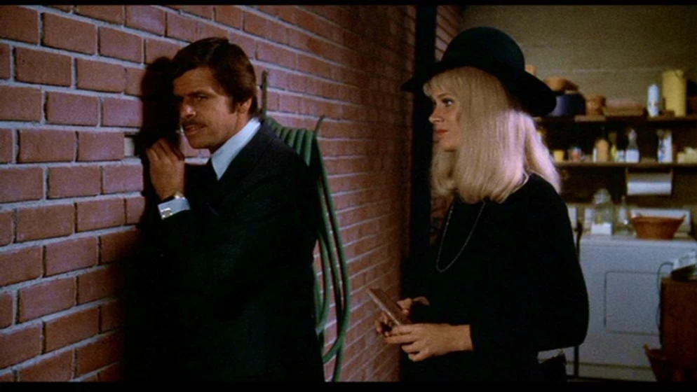 William Devane y Karen Black en la-trama-1976