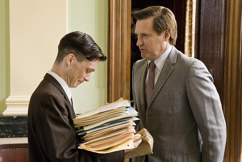 Bill Pullman y Cillian Murphy en el-misterio-de-peacock