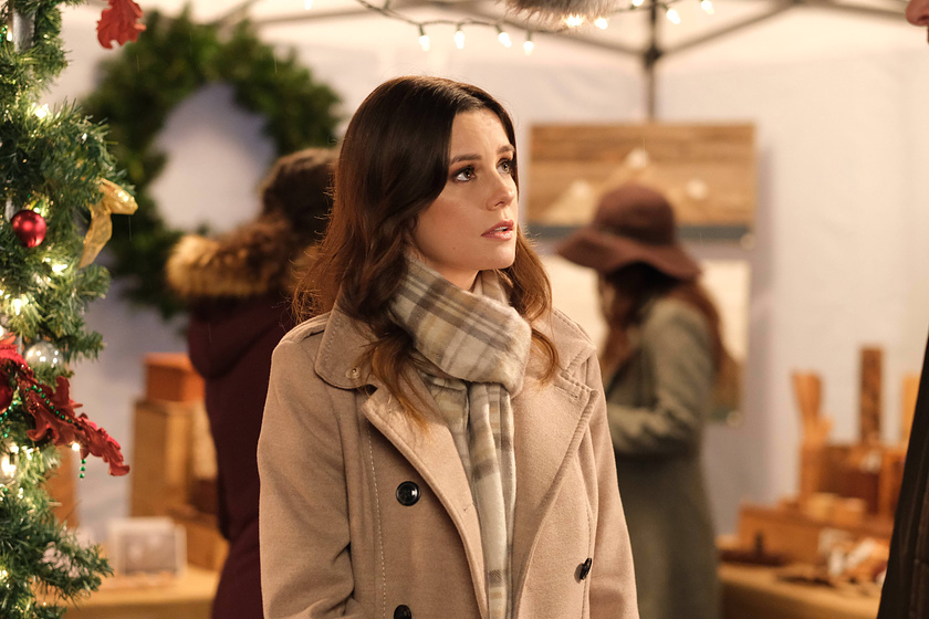 Chelsea Hobbs en Siempre es Navidad