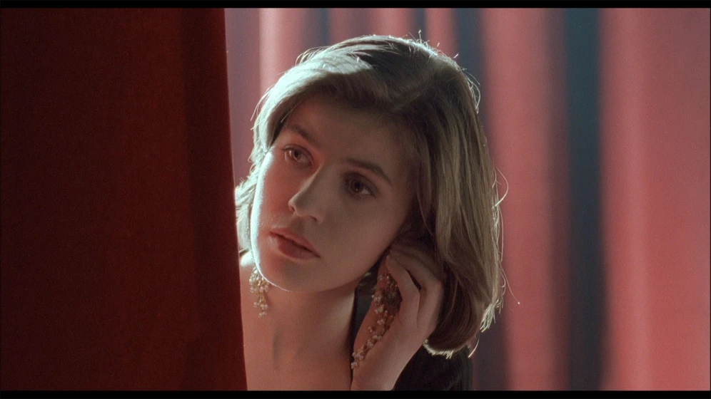 Irène Jacob en tres-colores-rojo