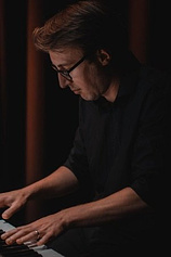 photo of person James Cox