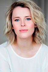 picture of actor Charlotte Aubin