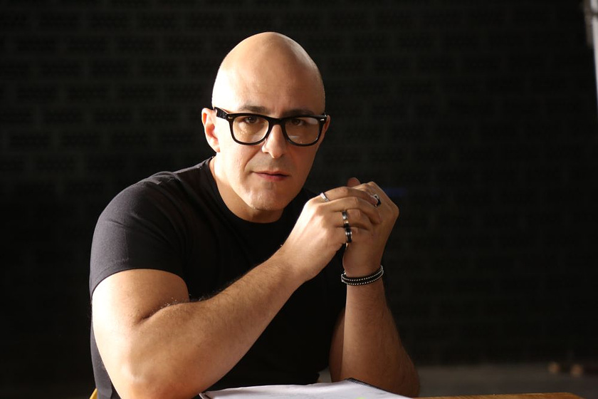 Roberto Álamo en Los Tontos y los estúpidos