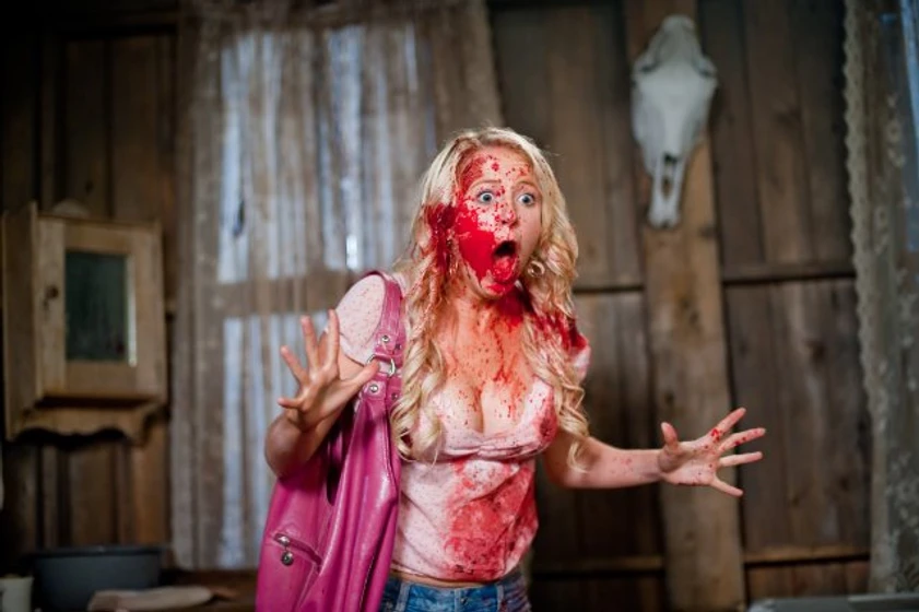 Chelan Simmons en tucker-dale-vs-evil
