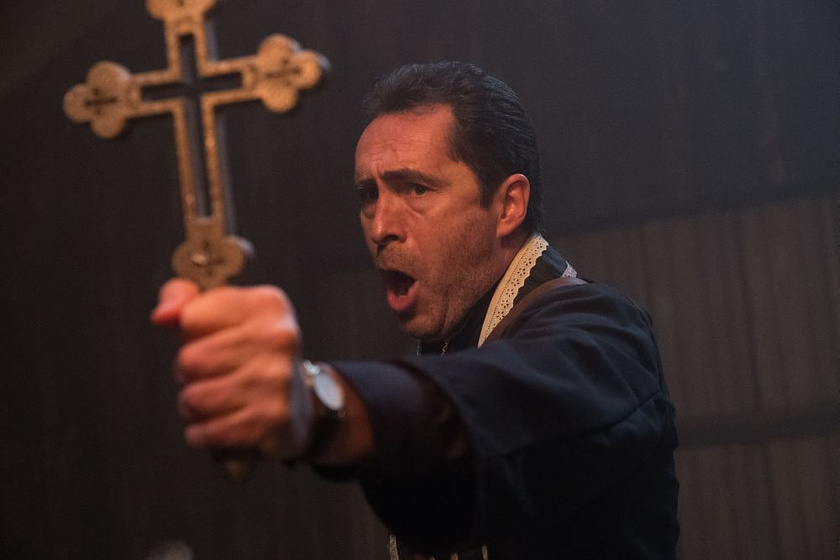 Demián Bichir en La Monja