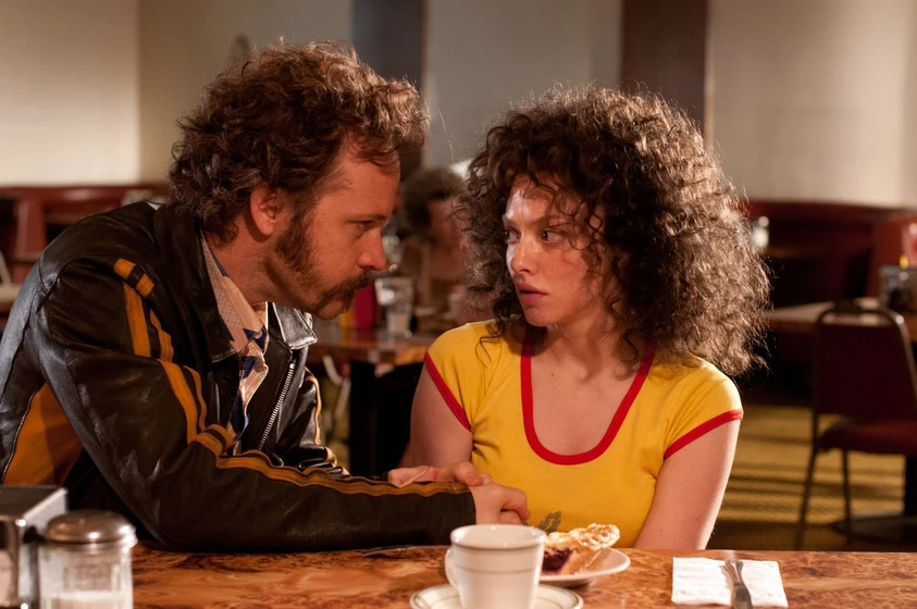 Peter Sarsgaard y Amanda Seyfried en Lovelace