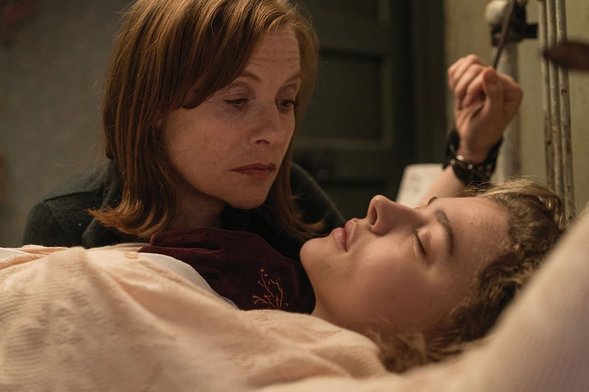 Isabelle Huppert y Chloë Grace Moretz en La Viuda