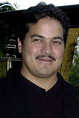 picture of actor Robert Lujan