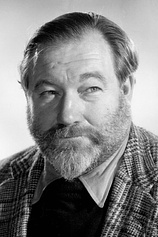 picture of actor James Robertson Justice
