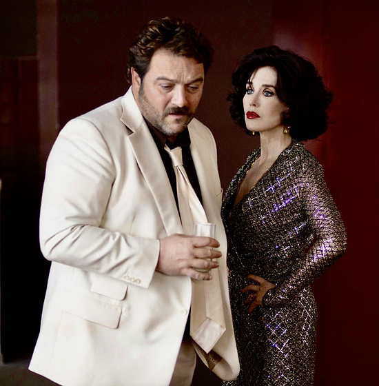 Isabelle Adjani y Denis Menochet en Peter von Kant