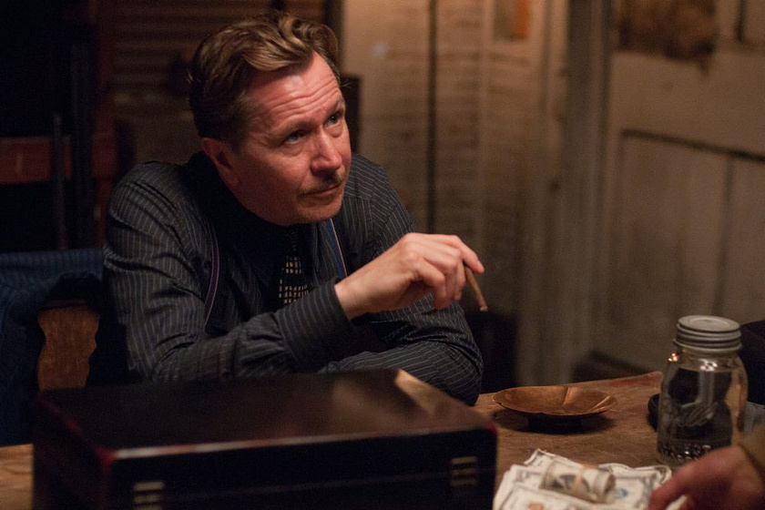 Gary Oldman en Sin ley