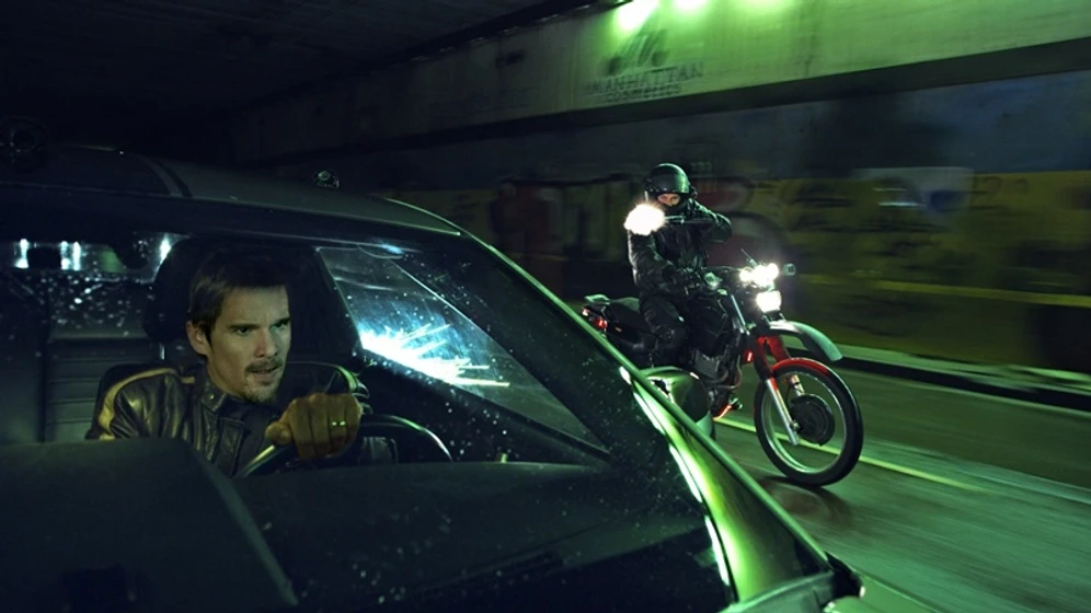 Ethan Hawke en tiempo-en-contra