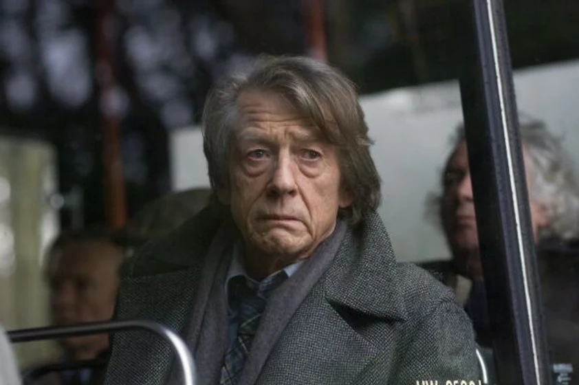 John Hurt en los-crimenes-de-oxford