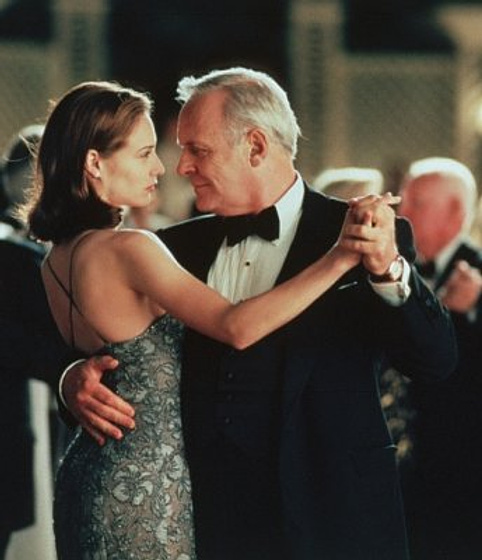 Anthony Hopkins y Claire Forlani en ¿Conoces a Joe Black?