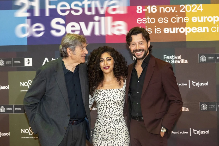 Gerardo Herrero, Álvaro Morte y Mina El Hammani en raqa (Festival de Sevilla. Noviembre 2024)