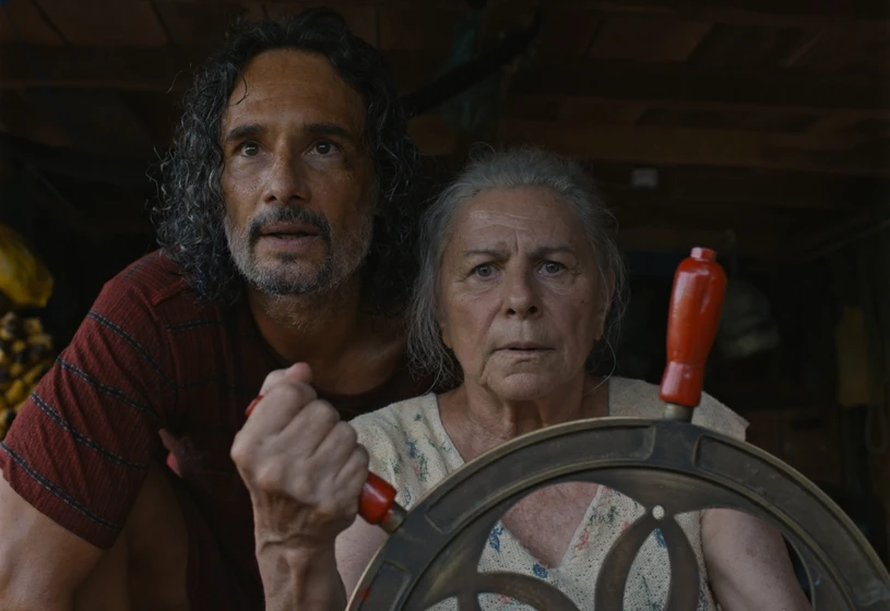 Rodrigo Santoro y Denise Weinberg en El Sendero Azul