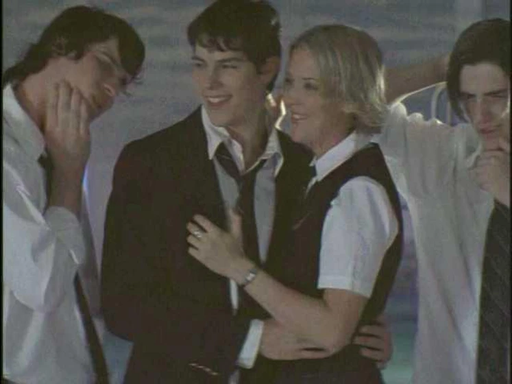 Imagen de sangre-joven-la-hermandad-2