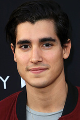 picture of actor Henry Zaga