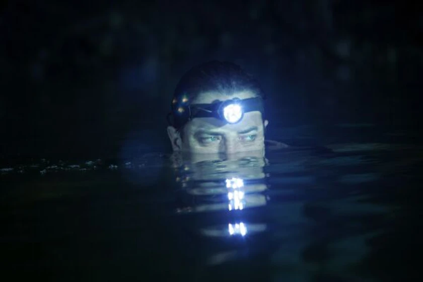 Brendan Fraser en viaje-al-centro-de-la-tierra-2008