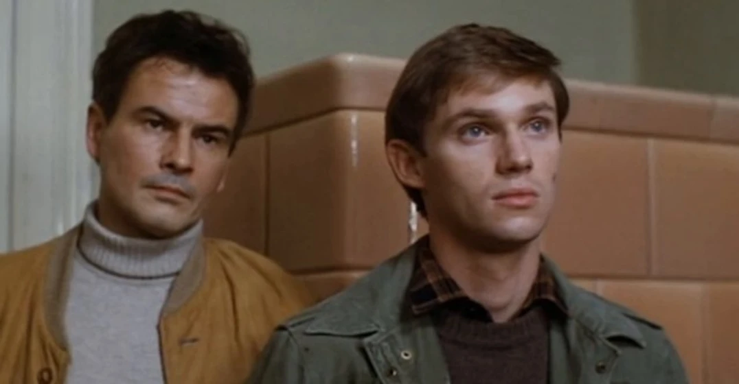Horst Buchholz y Richard Thomas en berlin-tunel-21