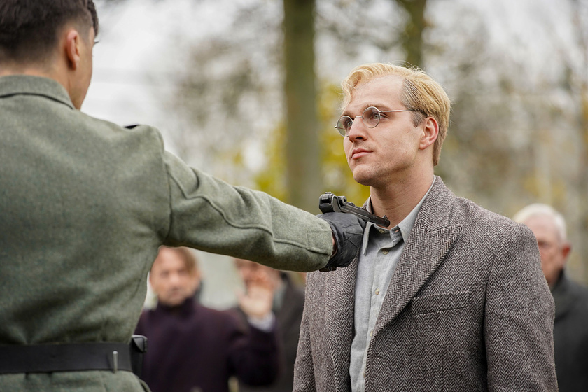 Jonas Dassler en Bonhoeffer: El Espía