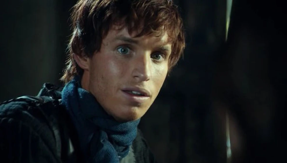Eddie Redmayne en los-pilares-de-la-tierra