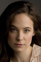 photo of person Caroline Dhavernas