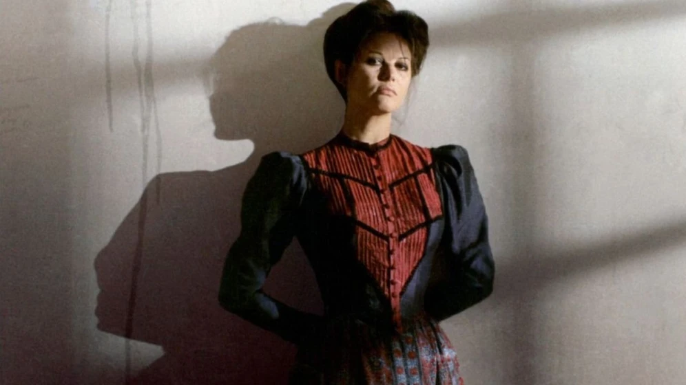 Claudia Cardinale en hermanos-de-sangre-1974